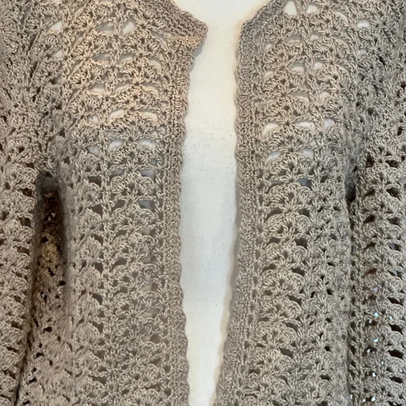Vintage boho cottage crocheted handknit tan cardigan - Picture 5 of 5